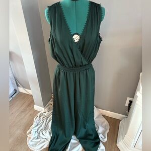 Max Studio London Elegant Green Sleeveless V Neck Jumpsuit